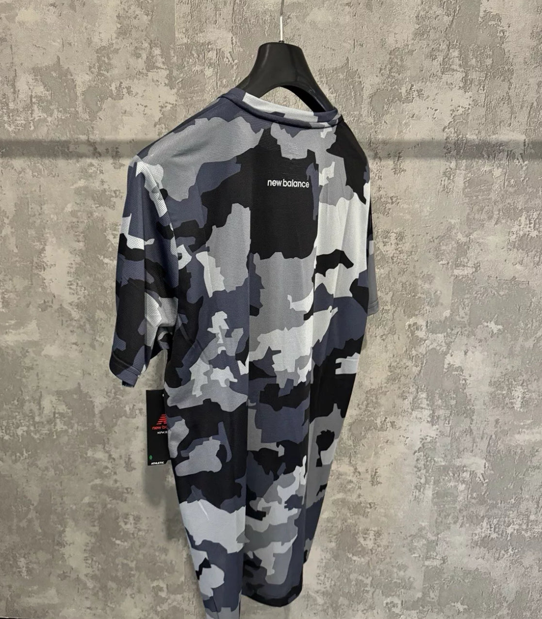 NEW BALANCE - MEN’S CAMO T SHIRT