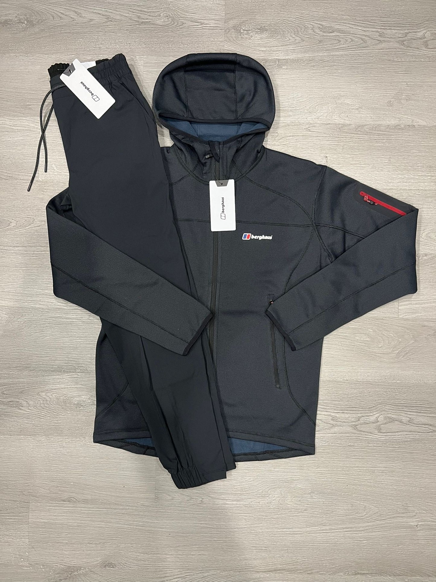 BERGHAUS - BLACK TRACKSUIT SET